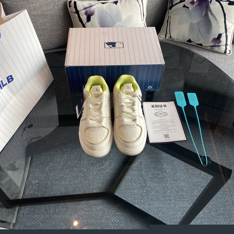 G*u*i casual shoes